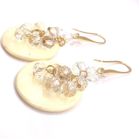 Natural disk shell geometric dangle hook earrings - Picture 2 of 3